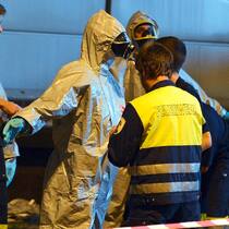 Was die Pandemie mit uns macht Einsatzkräfte beim vermeintlichen Anthrax-Anschlag in Zürich-Mülligen im Jahr 2012.