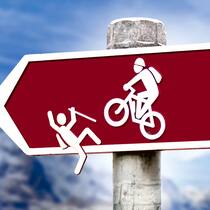 Wanderer und E-Biker auf Kollisionskurs E-Biker vs. Wanderer