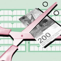 Kennen Sie alle Steuerabzüge? So sparen Sie Geld! Eine Schere zerschneidet einen Geldschein - Das Schönste an der Steuererklärung sind die Abzüge. Hier die besten Tipps, wie man voll auf seine Rechnung kommt