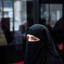 Darum geht es beim Verhüllungsverbot Burka-Verbot: Abstimmung Schweiz vom 7. März 2021