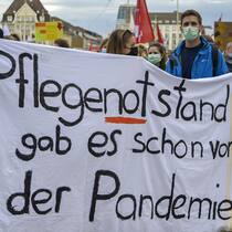 «Für die Pflegenden ein Schlag ins Gesicht» Gesundheitspersonal demonstriert in Basel (12. Mai 2021)