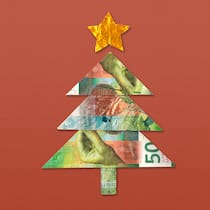 Habe ich Anspruch auf den Weihnachtsbonus? Banknoten à 50 Franken sind zu einem Weihnachtsbaum gefaltet. Wer einen Bonus zu Weihnachten erhält, wirft immer wieder rechtliche Fragen auf.