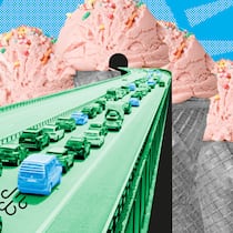 So kommen Sie im Sommer in den Süden Berge aus Eis und dadurch ein Tunnel mit stehenden Autos. Wie Sie entspannt an Feiertagen Auto fahren.