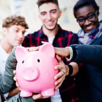 Welche Fragen zur dritten Säule treiben Sie um? Machen Sie jetzt mit! Die 3. Säule wirft viele Fragen auf – auch bei jungen Menschen.