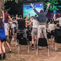 Fussball-EM im ganzen Land: Was ist erlaubt, was nicht? Public Viewing: Fussball EM Europameisterschaft Euro 2024 Die EM wird auch in Bars, Gärten und auf Plätzen geguckt. Was gilt für Fairplay in der Nachbarschaft? Eine Übersicht.