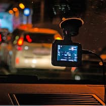 Ein Freibrief für Rowdys? Dashcam im Auto filmt Strassenverkehr