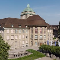 Universität Zürich droht Professorin mit rechtlichen Schritten Das Hauptgebäude der Universität Zürich.