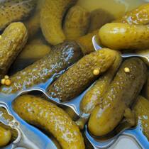 Saure Gurken im Sommerloch Cornichons, eingelegte Essiggurken, Deutschland Cornichons, pickled gherkins, Germany (KEYSTONE/imageBROKER/JUERGEN PFEIFFER)