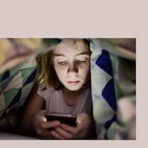 «Es kann nicht alles an die Schule delegiert werden» Interview mit Corinne Strebel zum Thema digitale Kurse für Eltern.