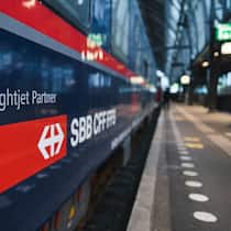 Nachtzug nach Schweden: «Ich würde damit in die Schweiz reisen!» https://brand.sbb.ch/d/k7TF5BpX3B3F/media-center***Nachtzug***Aussenansicht eines Nachtzugs, der zwischen Zürich und Amsterdam verkehrt.***SBB CFF FFS Nightjet Partner***- Copyright-Hinweis -Alle angebotenen Inhalte im SBB Media Center sind…