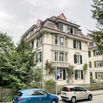 Hausbesitzerin wollte 955 Franken mehr pro Monat Die Investorin zahlte für dieses ältere Zürcher Haus 9,2 Millionen Franken. Danach wollte sie die Miete einer Dreizimmerwohnung von 1839 Franken auf 2794 Franken erhöhen – ohne Renovation.