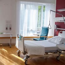So kommen Sie überhöhten Tarifen auf die Schliche Blick in ein Einzelzimmer im Stadtspital Waid