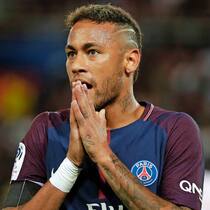 Ein Pfarrer in der Copyright-Hölle Neymar während dem Spiel Paris Saint-Germain gegen Toulouse FC am 20. August 2017.