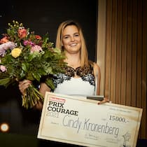 «Um kein Opfer mehr zu sein, musste ich laut werden» Cindy Kronenberg hat den Prix Courage 2021 erhalten.