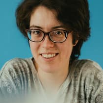 Muss eine Lehrerin gut sehen können? Thalheim an der Thur 21.03.2025 “Vivien Stadler hat auf einem Auge nur noch wenig Sehkraft". Trotz dieser Einschränkung arbeitete sie bereits als Lehrperson an einer Blindenschule. Doch als sie sich für das Lehramtsstudium an der Pädagogischen H…