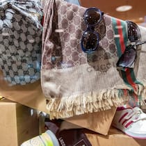 Was man lieber nicht im Gepäck haben sollte Gefälschte Markenkleidung