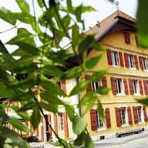 Val-de-Travers - bitte anhalten! Val-de-Travers - bitte anhalten!