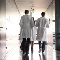 Welche Ärzte und Spitäler lehnen Pharmagelder ab? Ärzte