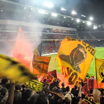 Menschen am Rasen Menschen am Rasen