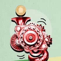 Verzichten Sie auf diese Dienste und sparen Sie bis zu 4533 Franken Geldmünze fällt in Trichtermaschine - Jährlich verschwenden Schweizer Tausende Franken für unnötige Dienstleistungen. Der Beobachter zeigt, wie Sie teure Fehler vermeiden