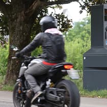 40-Franken-Busse kostet Rollerfahrer am Ende 7000 Franken Ein Blitzkasten am Strassenrand zwischen Brugg und Umiken, aufgenommen am 05. Mai 2026 in Umiken AG (Keystone/Manuel Geisser)SCHWEIZ RADAR BLITZER STRASSENVERKEHR