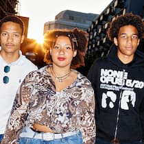 «Viele merken gar nicht, dass sie rassistisch reden» Yannis Alagi Barrow, 18, Lea Djeneba Roskamp, 16, Badara Dia, 16
