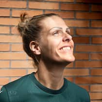 «Stressige Situationen übe ich zu Hause vor dem Spiegel» Désirée Grundbacher, Schweizer Frauen-EM-Schiedsrichterin; Top-Schiri Désirée Grundbacher «Ich übe zu Hause vor dem Spiegel» Zirka 220 Entscheidungen treffen Schiedsrichterinnen pro Fussballspiel. Bei der EM schauen Millionen zu. Wie hält man das aus? Der Beobachter hat nachgefragt.