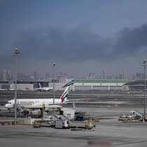 Soll ich den Flug wegen des Nahost-Kriegs absagen? Der internationale Flughafen in Dubai wird am 1. März 2026 nach mehreren Attacken in der Golfregion infolge des Kriegs gegen den Iran geschlossen - Das Drehkreuz in Dubai bleibt auf unbestimmte Zeit geschlossen, weshalb sich Flugreisende nun überlegen, ihre Reise zu stornieren. Was Passagiere wissen müssen, die aufgrund eines unguten Gefühls jetzt von der Flugbuchung zurücktreten wollen.