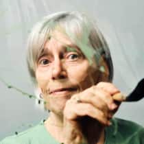 Krimis, Aquarelle und Seeleblüttle Christa Schönbächler im Aquarellkurs des Collegium 60 plus