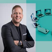 «Leute werden digital abgehängt – und der Bund will bei ihnen sparen» Foto von Politologe Christian Maag umgeben von Computern; Digitale Zukunft für alle «Sparen bei der Förderung von Grundkompetenzen ist kontraproduktiv» Alle sollen digital am Leben teilhaben können. Dafür setzt sich die Allianz Digitale Inklusion Schweiz (ADIS) ein. Vorstandsmitglied Christian Maag sagt, warum die Sparpläne des Bundes alarmierend sind.