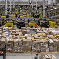 «Da kommt etwas Gewaltiges auf uns zu» Ein Logistikzentrum von Amazon: Jetzt wird die Schweiz aufgerollt.