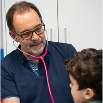 «Man muss mal sagen: Das ist ein super Beruf!» Auf dem Land sei man noch immer unaufgeregter, sagt Kinderarzt Jan Teller