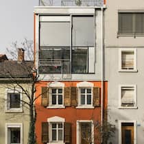 Ein dunkler Basler Altbau verwandelt sich in einen Licht-Palast Foto: Stefan Bohrer, 3.3.2026, Basel: Zu Besuch im umgebauten Haus von Bettina Winzeler an der Leuengasse 11 in Basel.