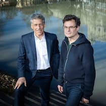Sie wollen die Grundfesten der Schweiz erneuern Ex-Finanzprüfer Michel Huissoud und Polit-Aktivist Daniel Graf wollen die Bundesverfassung erneuern.