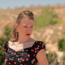 Diese Autistin kann nicht nach Spanien auswandern Porträt von Anna Dea Amstein in Spanien - Als die 22-Jährige nach Spanien zog, verlor sie den Anspruch auf die ausserordentliche IV-Rente. Betroffene kritisieren diese Benachteiligung seit Jahren