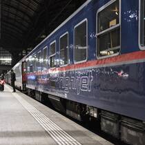 Der Nachtzug braucht Anschub Nachtzug der ÖBB im Bahnhof Zürich