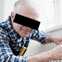 Abzocker-Handwerker, vermittelt vom Vermieter Handwerker repariert Heizung