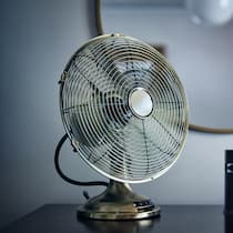 Warum Sie jetzt Klimaanlagen oder Ventilatoren kaufen sollten Im Hitzesommer 2026 ein begehrtes Produkt: Ventilatoren und Klimaanlagen.
