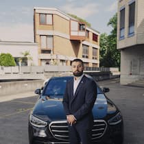 Sie erfüllen die Wünsche der Eliten Sajjad Al Kazimy, Chauffeur - Kein Land hat mehr Milliardäre pro Kopf als die Schweiz. Wir haben nachgeschaut, wie die Welt dort aussieht, wo Superreiche zu Hause sind