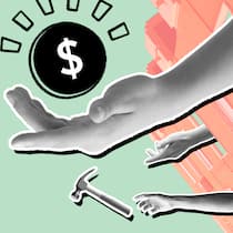 Wer zahlt für Renovationen im Stockwerkeigentum? Drei Hände ragen aus einer Hausfassade und greifen nach einer Münze und einem Hammer - Wer die Kosten für Renovationen im Stockwerkeigentum trägt.