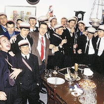 Willkommen zurück, liebe Männer! Studentenverbindung Zofingia Circa 1998 foto pino covino