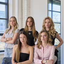 «Sonst hätten diese Männer gewonnen» Gruppenbild der Influencerinnen - Fünf Influencerinnen erstatten Anzeige gegen Männer, die Deepfakes von ihnen erstellt haben. Trotz geringer Chance, dass dies ernsthafte Konsequenzen für die Täter hat