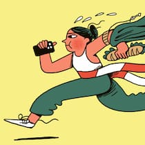 Abseits der Volkslauf-Strecke sind Eltern die Stars Eine Mutter behängt mit Sandwich, Jacke und so weiter - Volksläufe sind ein Fest für Kids – und eine Challenge für die Eltern. Der Bericht einer Mutter in sechs Akten