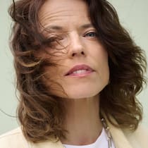 … wie bünzlig sind Sie? Portrait von Mona Vetsch, fotografiert am Montag, 8. Juni in der Stadt Zuerich von Mirjam Kluka für den Beobachter. Monika Mona Vetsch ist eine bekannte Schweizer Moderatorin und Reporterin.