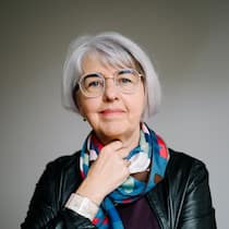 «Natürlich denken alle zuerst  an sich selbst» Bundesrätin Elisabeth Baume-Schneider: Elisabeth Baume-Schneider zu Gesundheitskosten «Natürlich denken alle zuerst an sich selbst» Gesundheitsministerin Elisabeth Baume-Schneider spricht mit dem Beobachter über steigende Prämien, hohe Einkommen – und über Wege, die Kosten in den Griff zu bekommen.