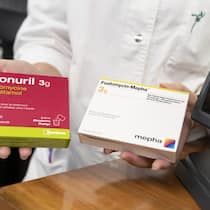 Das müssen Sie über Generika wissen Fosfomycin: Originalmedikament (links) und Generikum (rechts)