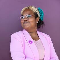 «Jetzt bin ich meine  eigene Chefin» Suad Dahir lächelt verschmitzt – Dunkle Haut und psychisch behindert: Suad Dahir, 31, wird mehrfach benachteiligt. Doch kleinkriegen lässt sie sich nicht – im Gegenteil: Am 5. September hält sie eine Rede