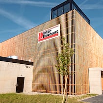 Ein Pranger bei Interdiscount Logistikcenter von Interdiscount in Jegenstorf BE