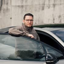 Sein Jaguar ist in der Garage – und gleichzeitig auf Spritztour? Robin Huber und Jaguar – Während Robin Hubers Luxus-SUV in der Reparatur war, wurde es anscheinend rege verwendet. Das zeigt der Fahrtenleser