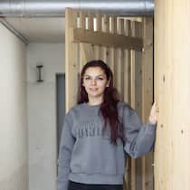 Zügelfirma entrümpelt falschen Keller – Mutter wartet zwei Jahre auf Lösung Hala Moufak Haddad; Keller wurde aus versehen leer gerumt; fotografiert im Keller, im Treppenhaus,; im Gang